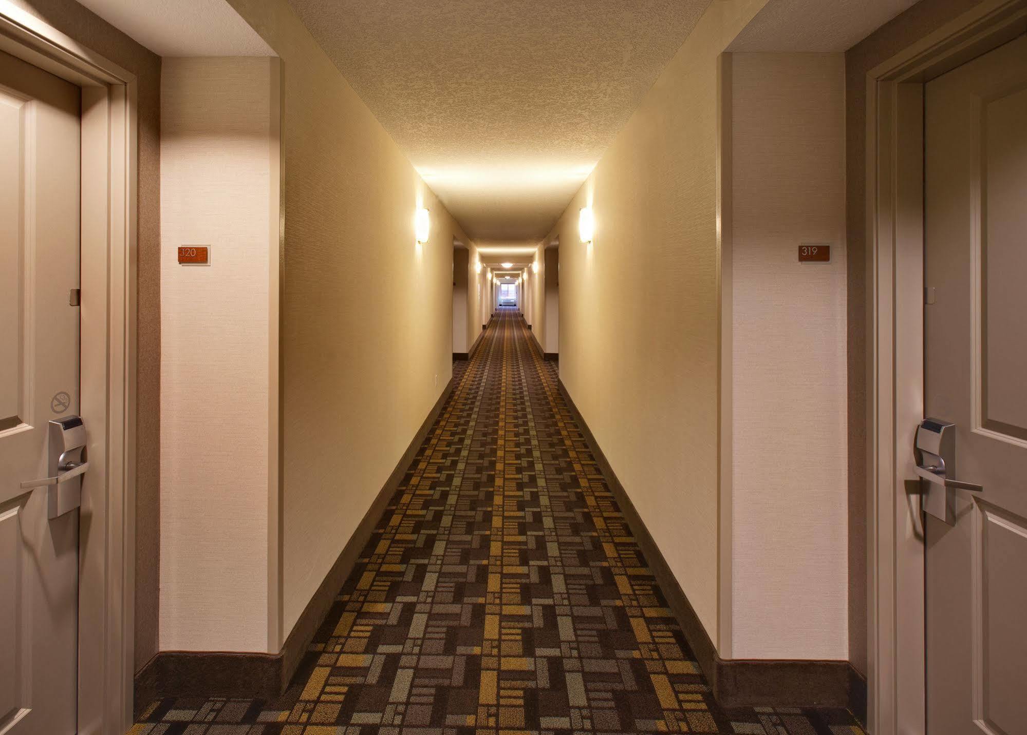 Americinn By Wyndham Hartford Sd Exterior foto